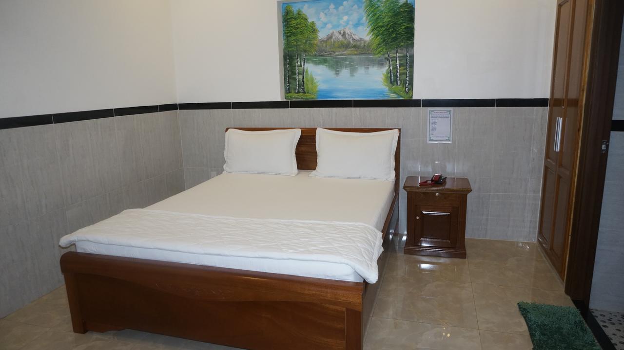 Motel Hoang Gia Long Khanh Exterior photo
